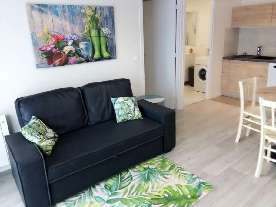 La Besotte 2 Pieces 40 M2 * Esbly